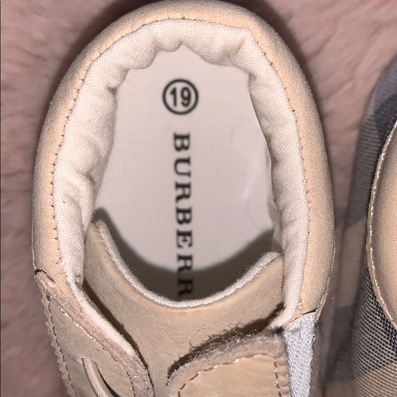 Burberry baby shoes 0-9 months - Picture 2 of 4